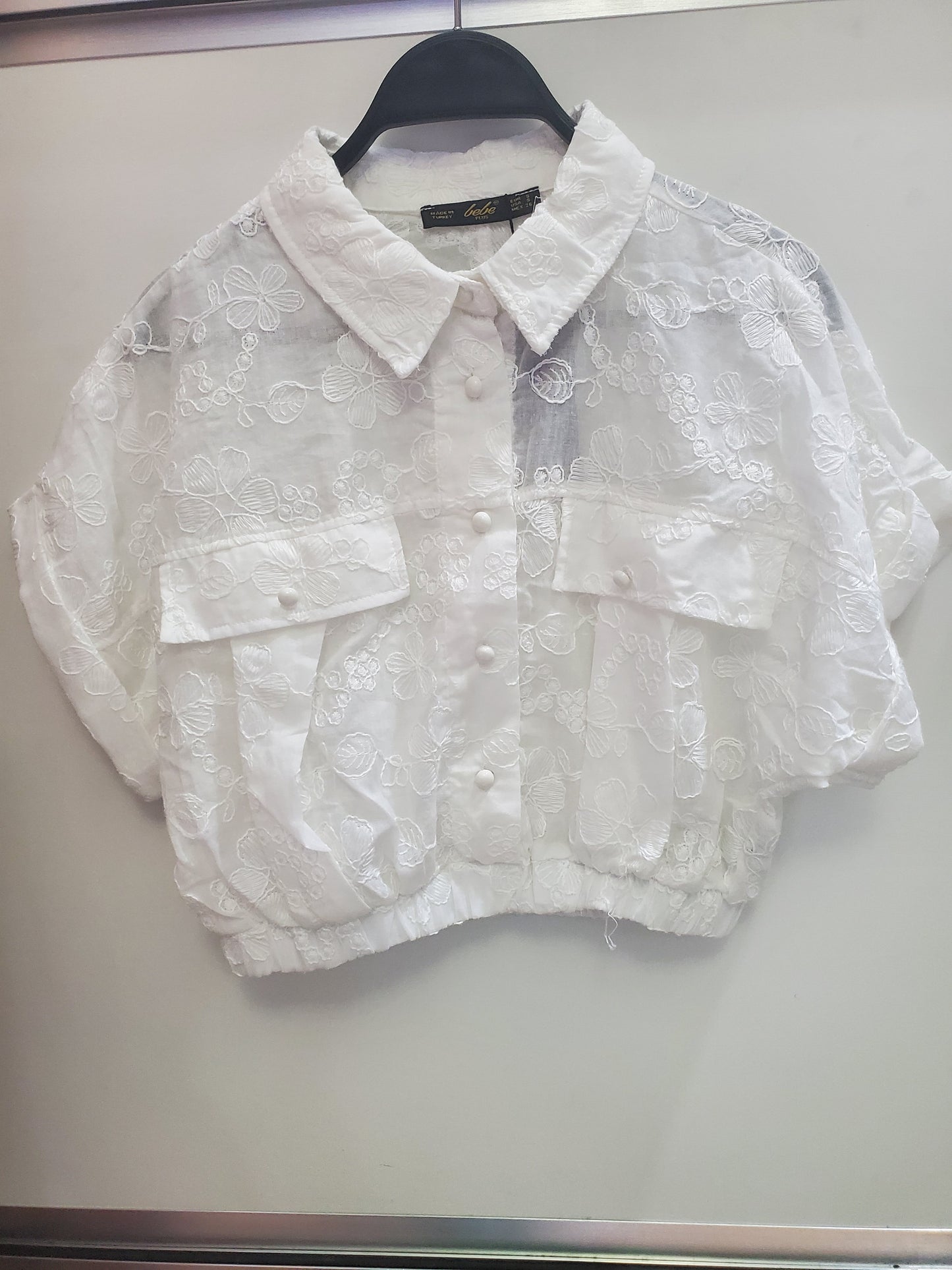 Dede Embroidery Crop Shirt